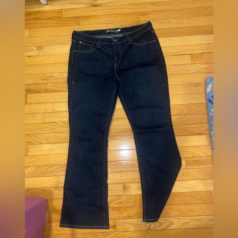 Levi Demi Curve Boot Cut - Picture 2 of 9